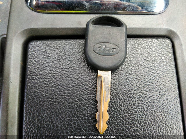 Ford Mustang V6 2014 1ZVBP8AM2E5217917 Image 3
