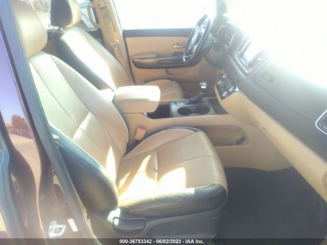 KNDMB5C13H6325554 KIA SEDONA LX