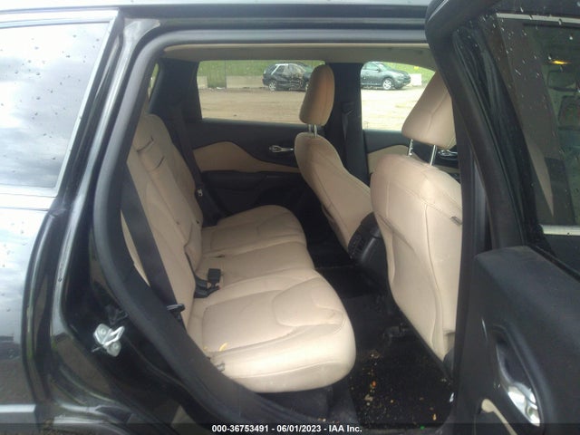 1C4PJLCB4FW780956 Jeep Cherokee Latitude