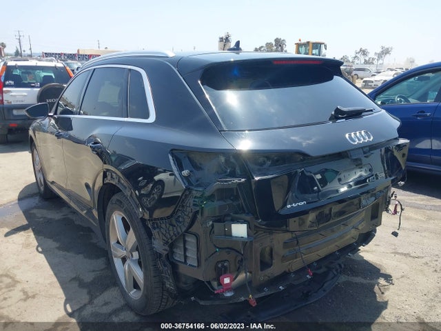 2019 Audi e-tron, VIN: WA1LAAGE9KB022226
