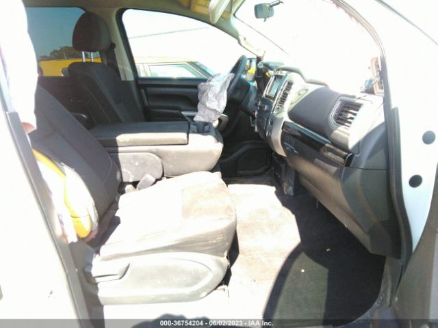 1N6AA1EJ0HN543725 Nissan TITAN SV