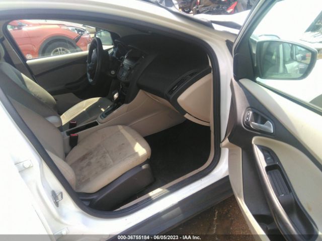 1FADP3F22JL324578 Ford FOCUS SE