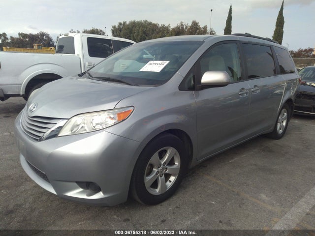 Toyota SIENNA LE 2017 5TDKZ3DC9HS835690 Image 2