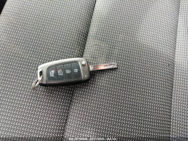 Hyundai ACCENT SE 2019 3KPC24A32KE083920 Image 3