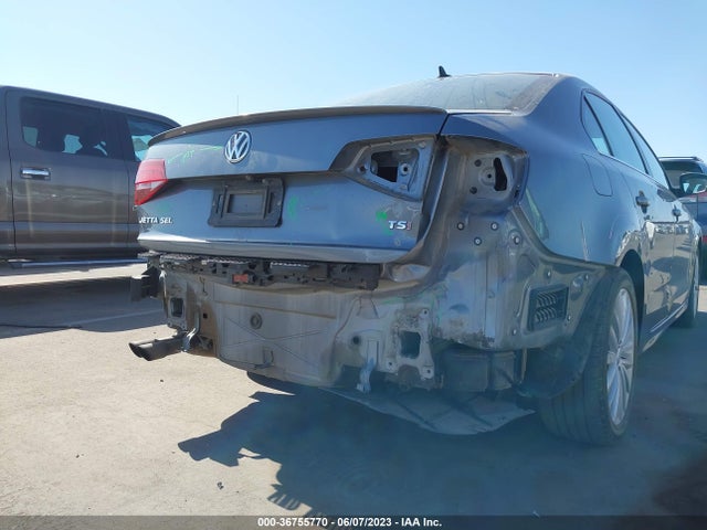 3VWL17AJ0GM205669 Volkswagen Jetta Sedan 1.8t Sel