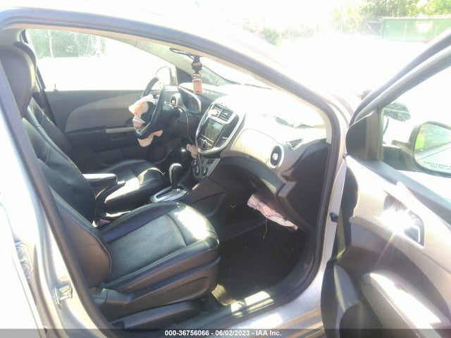 Chevrolet Sonic Premier 2018 1G1JF5SB1J4135828 Image 6