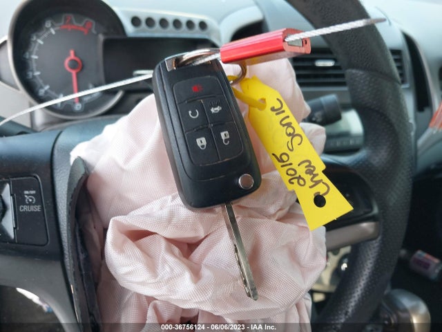 Chevrolet SONIC LT 2015 1G1JC5SHXF4147688 Image 3