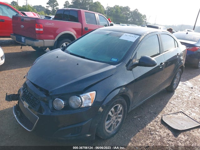 Chevrolet SONIC LT 2015 1G1JC5SHXF4147688 Image 2