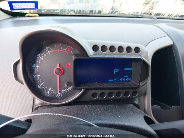 Chevrolet SONIC LT 2015 1G1JC5SHXF4147688 Image 8