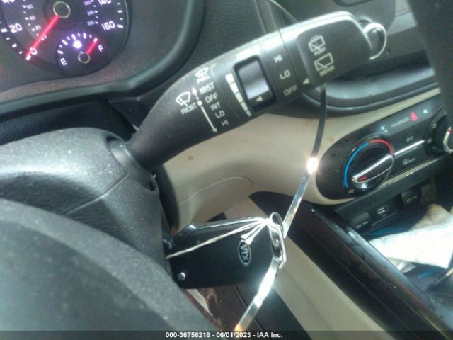 KNDJ23AU2L7115048 KIA SOUL LX