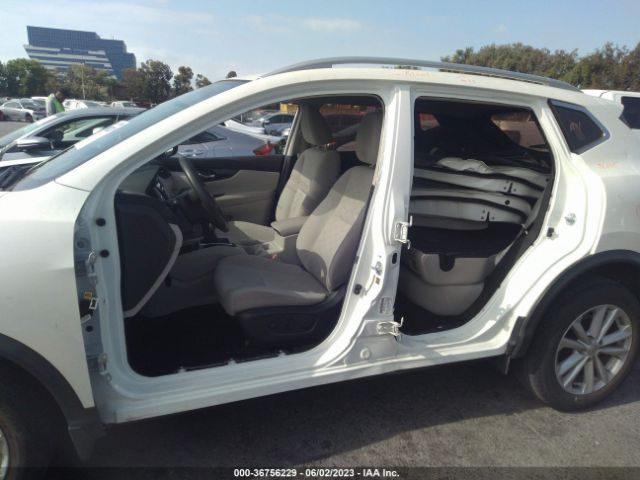 JN1BJ1CPXJW106154 Nissan Rogue Sport Sv