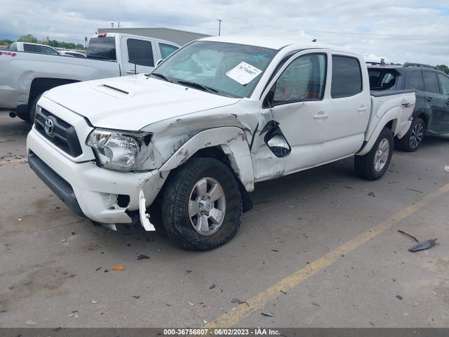 Toyota TACOMA 2015 3TMLU4EN3FM197393 Image 2