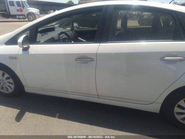 Toyota PRIUS PLUG-IN 2014 JTDKN3DP7E3052203 Image 14