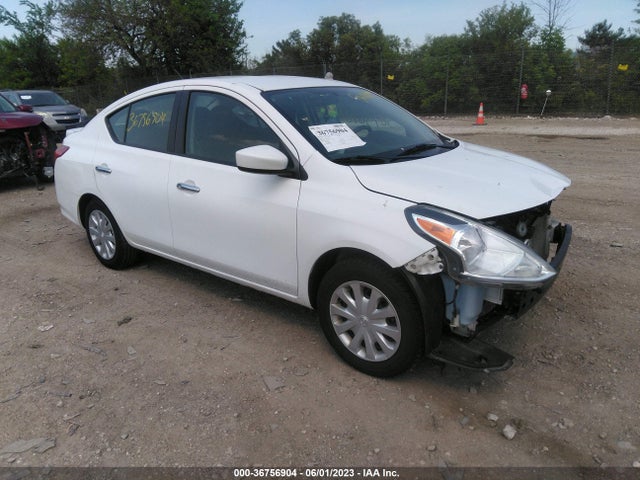 2018 3N1CN7AP5JK400233 main image