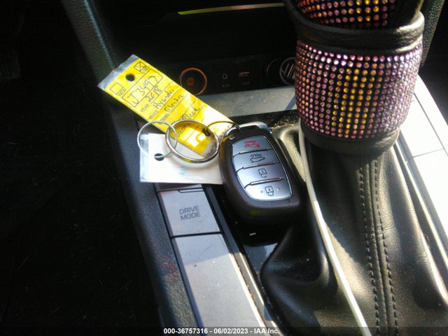 Hyundai Elantra Value Edition 2018 5NPD84LF6JH355356 Image 3