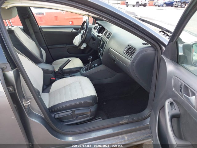 3VWB17AJ4GM308444 Volkswagen Jetta Sedan 1.8t Sport