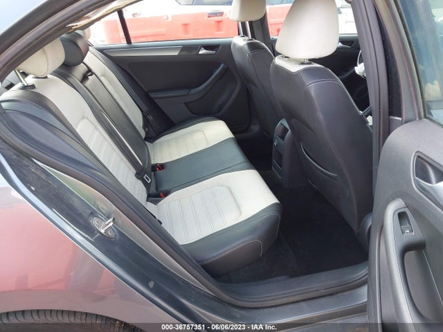 3VWB17AJ4GM308444 Volkswagen Jetta Sedan 1.8t Sport