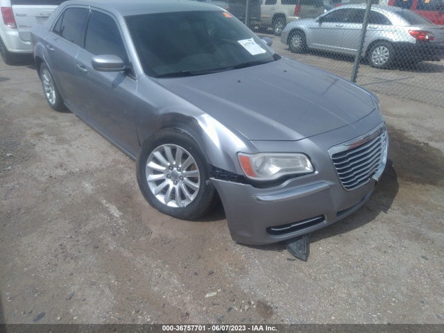 2C3CCAAGXEH327440 Chrysler 300
