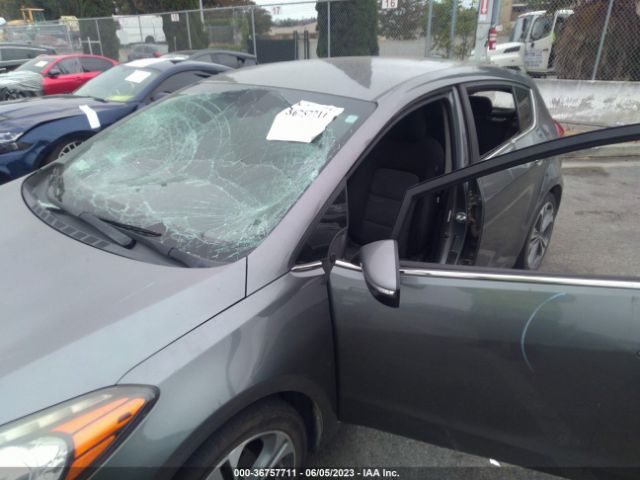 KNAFX5A82G5631155 KIA Forte 5-door Ex