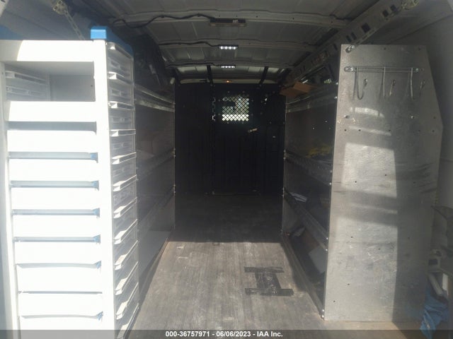 Chevrolet EXPRESS CARGO VAN 2018 1GCWGAFP9J1308053 Image 13