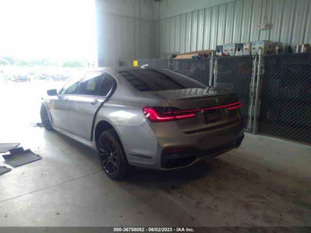 WBA7T2C02NCH36926 BMW 7 Series 740i