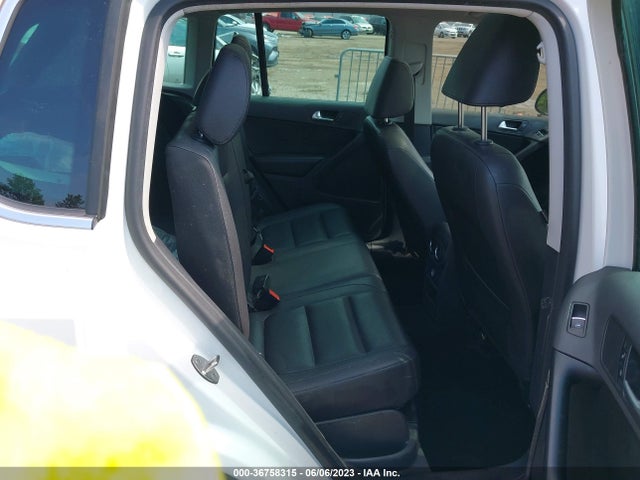 WVGSV7AXXHK013297 Volkswagen Tiguan Wolfsburg Edition