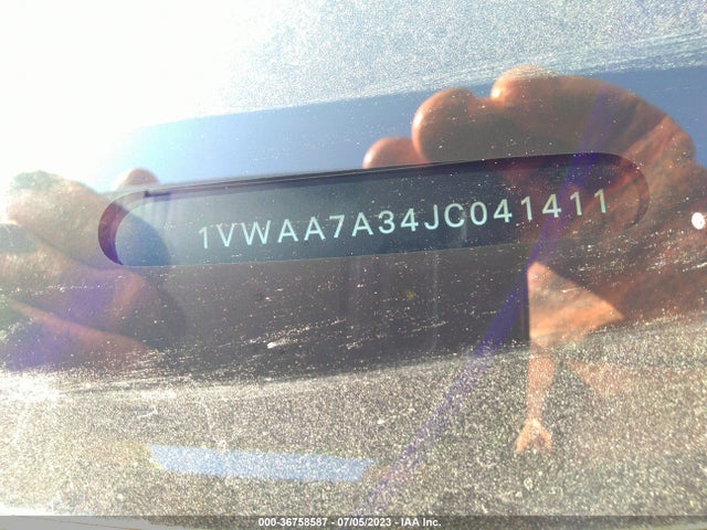 1VWAA7A34JC041411 Volkswagen Passat 2.0t S/r-line