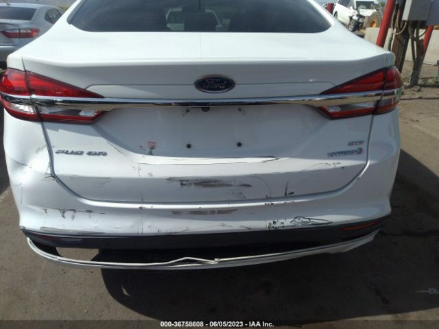 3FA6P0LU0HR261957 Ford Fusion Hybrid Se