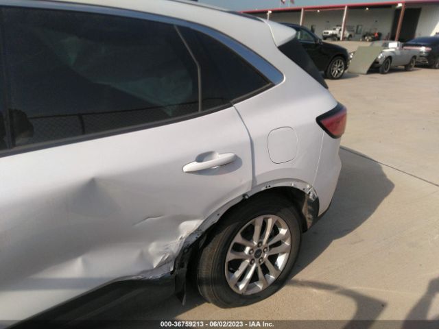 1FMCU0G69MUA40325 Ford ESCAPE SE