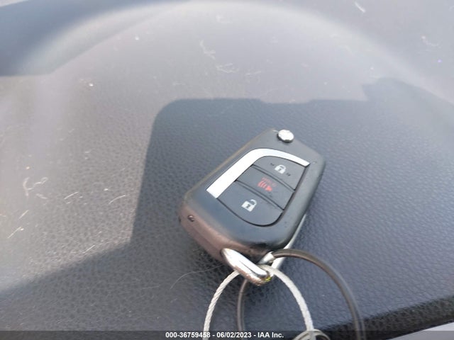2018 TOYOTA RAV4 XLE/ADVENTURE VIN: 2T3WFREV2JW457522