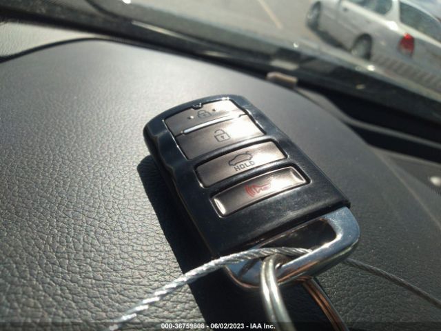 KNALC4J1XK5173028 KIA Cadenza Technology