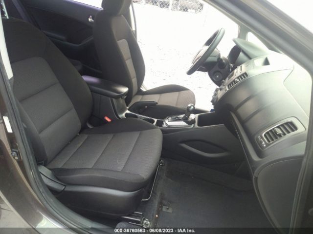 3KPFK4A78HE011662 KIA FORTE LX