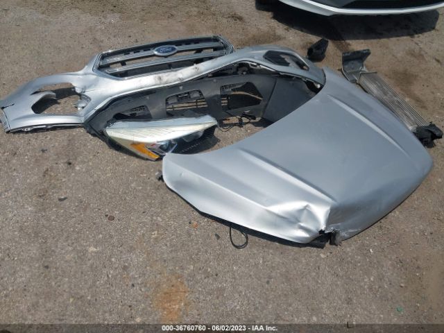 1FMCU0J94HUA64816 Ford Escape Titanium