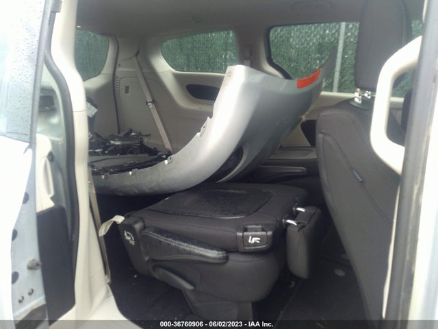 2C4RC1CG0NR230020 Chrysler Voyager Lx