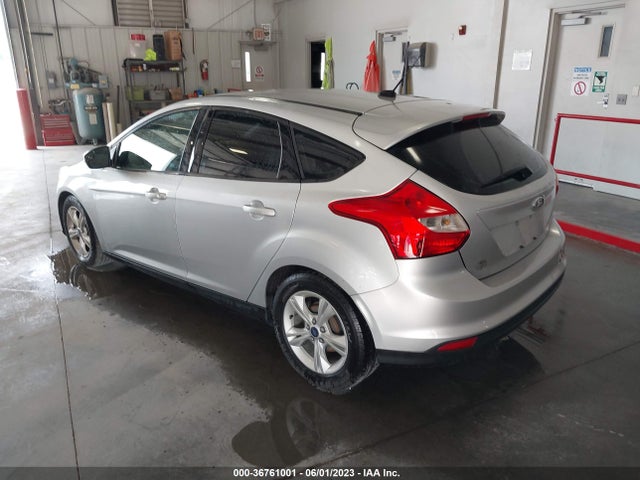 Ford FOCUS SE 2014 1FADP3K26EL442886 Image 4