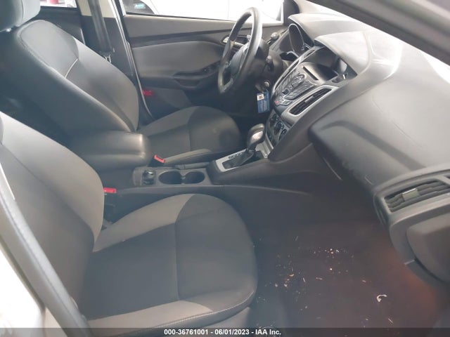 Ford FOCUS SE 2014 1FADP3K26EL442886 Image 6