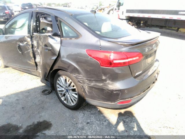 1FADP3J28JL249893 Ford Focus Titanium