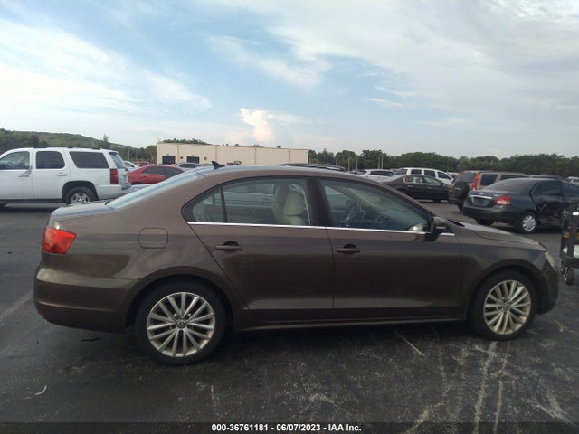 2011 VOLKSWAGEN JETTA SEDAN SEL VIN: 3VWLX7AJ3BM393482