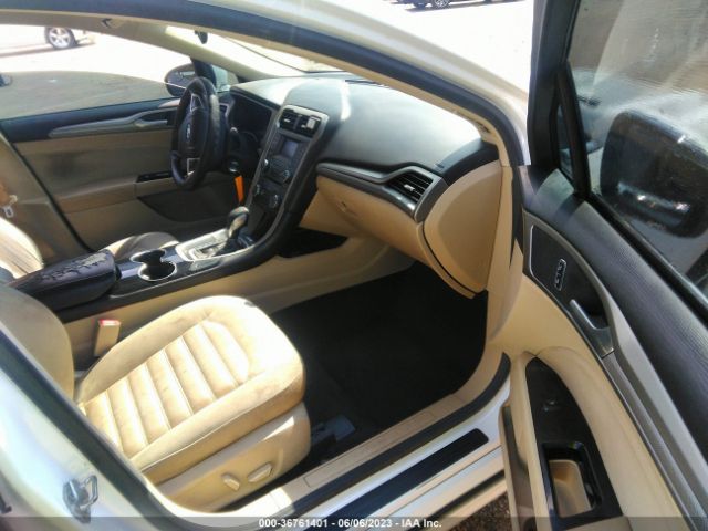 3FA6P0H72FR145062 Ford FUSION SE