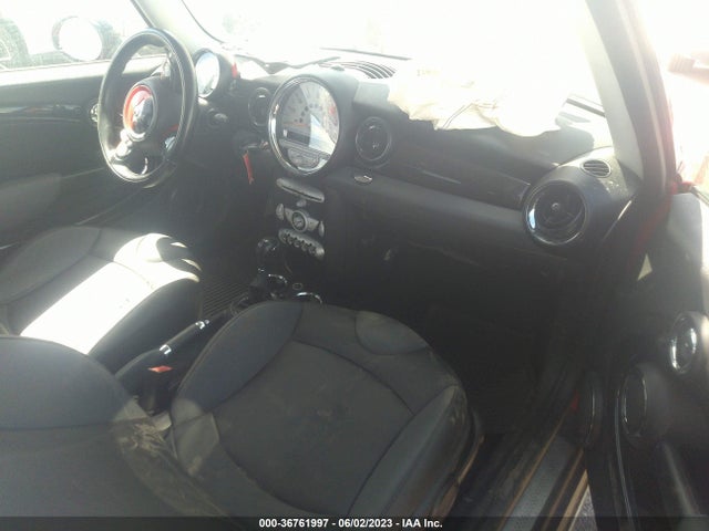 2010 MINI COOPER HARDTOP S VIN: WMWMF7C54ATZ70138
