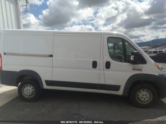 3C6TRVAG9JE153441 RAM Promaster Cargo Van