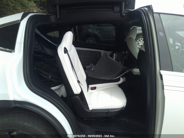2021 Tesla Model X, VIN: 5YJXCAE24MF316322