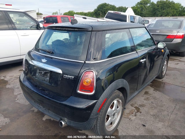 2010 MINI COOPER HARDTOP WMWMF3C51ATZ64838 Photo 3