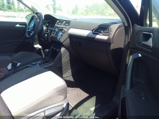 3VV0B7AX8JM102046 Volkswagen TIGUAN S
