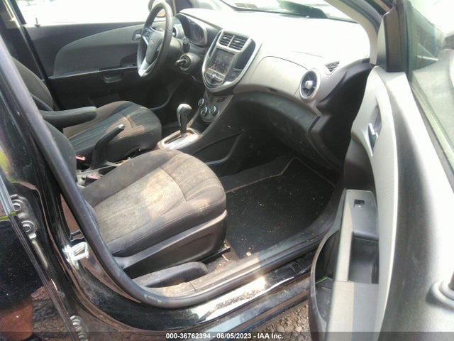 Chevrolet SONIC LT 2020 1G1JD5SB8L4143367 Image 5