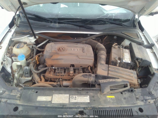 1VWBS7A36FC056873 Volkswagen Passat 1.8t Se