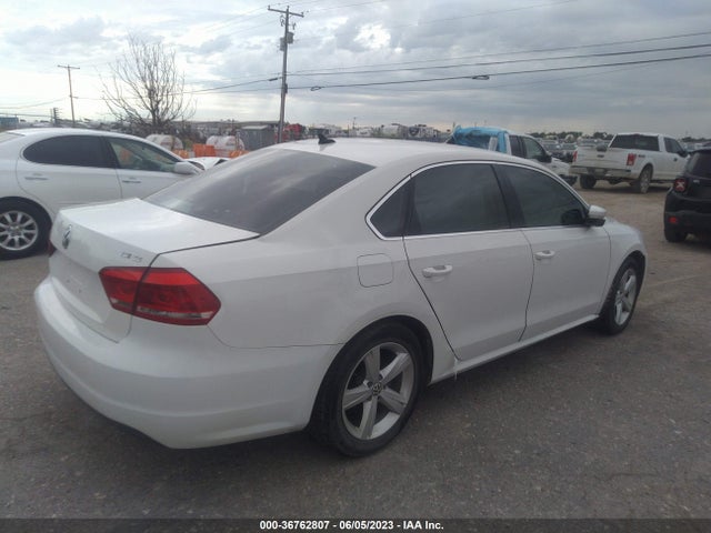 1VWBS7A36FC056873 Volkswagen Passat 1.8t Se