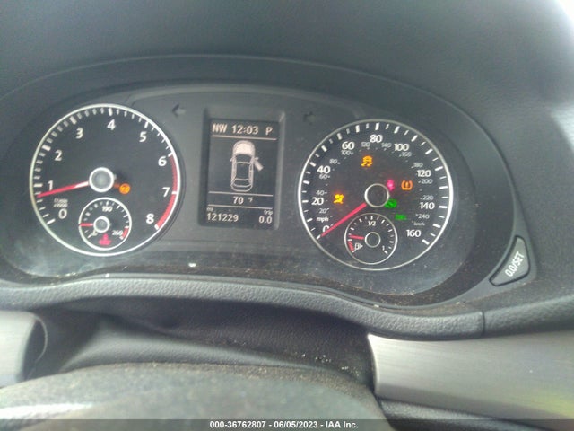 1VWBS7A36FC056873 Volkswagen Passat 1.8t Se