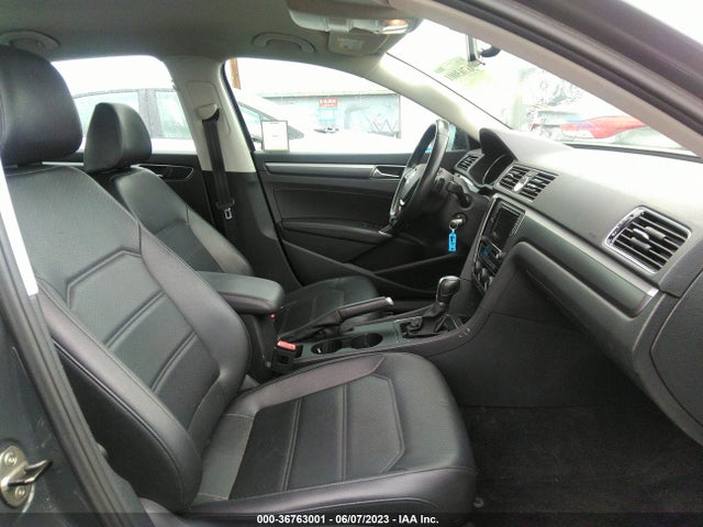 1VWDT7A32HC041943 Volkswagen Passat R-line W/comfort Pkg
