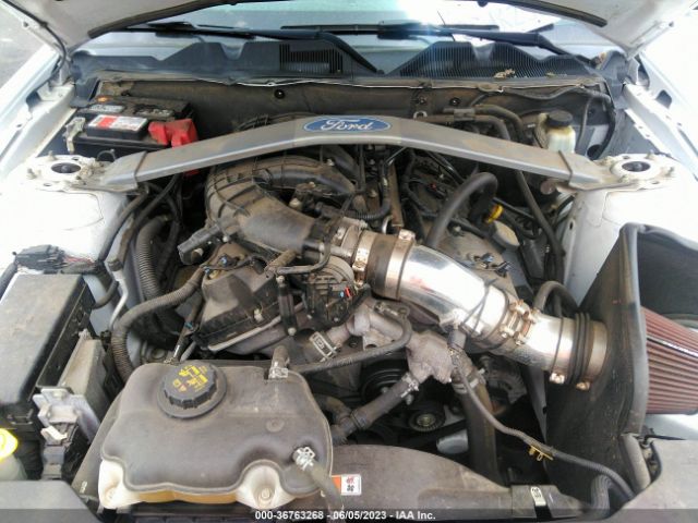 1ZVBP8EM4E5242585 Ford Mustang V6